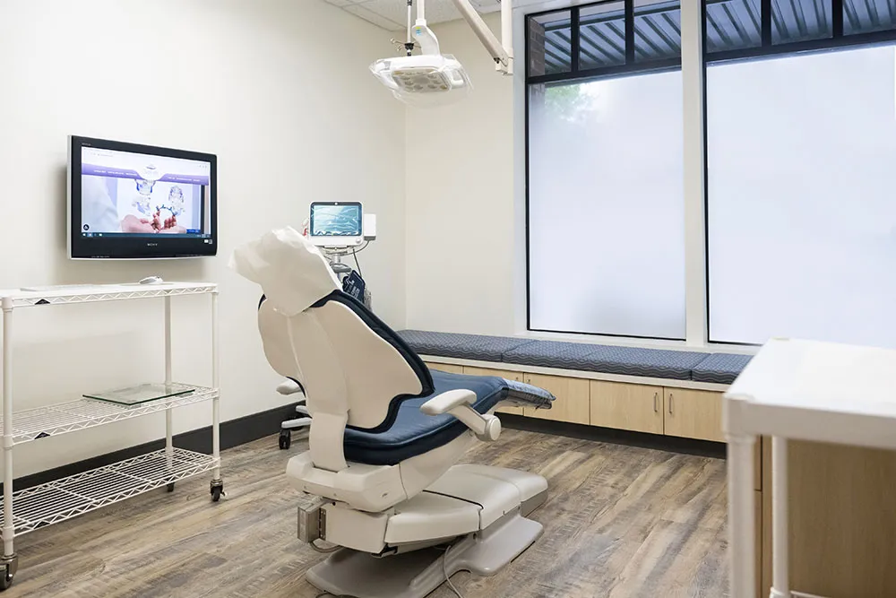 Oral surgery treatment room